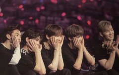 립스틱광고도 이뻐ㅜㅜ