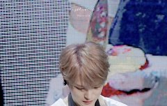 나를 위해 과일을 깎아주는 서방님