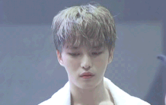 실제로 보면 진짜 현실감 없을거같애