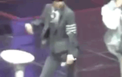 기습공격 들어간다