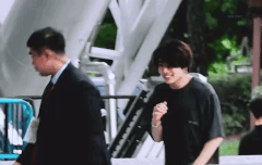 너네. 자꾸 사라지면.