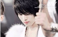 와 헤어만 바꼈어