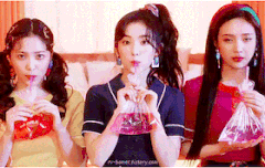 팬톡 살리기 29일차 : 단체 움짤