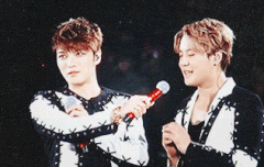 김김 같이 있는 사진 주라