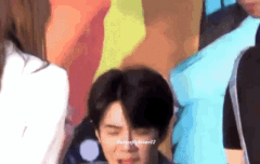 세훈 머리 콩콩이 왜 한거야??