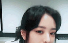 여기중 연예계 레즈, 양성애자 연예인 아는사람 있니?