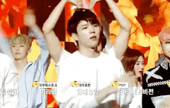 다들 7시에 만나