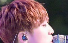 강승윤이 노래 부르는 모습