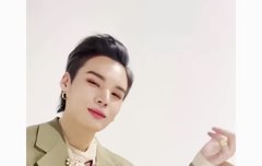 다들 끼부리는데