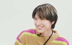 텐웃는거너무이뻐