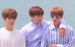 이이게 뭐야...?