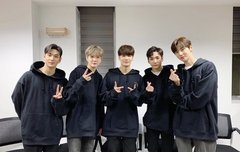 우리렌 화보 찍나보다!