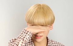 다들 사진 꺼내 들어