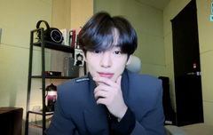 아니 얘 모야...?