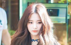 안녕 타팬인데 쯔위 사진좀 주라