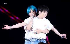 나도 전정국 저렇게 안아보고싶다