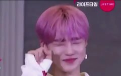 우리 다같이 얘 깨물어볼래?