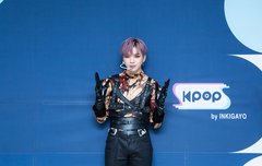 강다니엘 인기가요 와일드 바디 의상