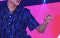 마크 생방 생일축하 영상 보는데