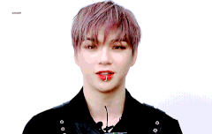 강다니엘 자켓메이킹 움짤모음1