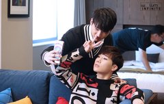 흔한 콧구멍 길막 사진 포즈