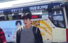 투더 월드 여긴 재채기