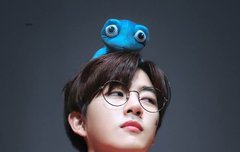 이 개구리 인형 아닌거 같은데