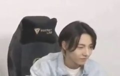 이 머리를 하고도 런우성인 당신을 내가 어떻게 해야돼