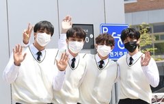 아니 근데 교복