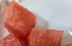 요새 수박이 나오네