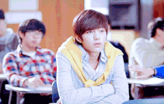 분필 진짜 찰지게 맞는다 묭묭ㅋㅋㅋㅋㅋㅋ