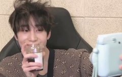 개웃기네 이거 뭐임ㅋㅋㄲㅋㅋㅋ