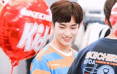 뭐냐 앞머리 또 너가 잘랐니