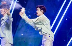 안보이는곳에서도 귀여워 이대휘