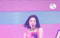 윤경이 흑단발에 핫핑크 너무 찰떡쓰