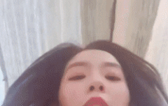 이 각도에서도 예쁠 일이냐