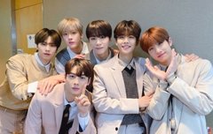 아스트로 이 사진 너무 사이 좋아보이고 따뜻하고 훈훈해