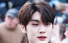 어라운드어스 ( 하이라이트 소속사 ) 정재훈 ,, 이번에 새 예능 나온대 ,,
