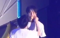 꼬집힘 당하는 태용