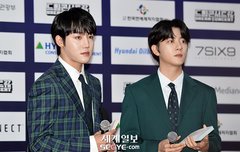 헐헐 애들 드콘 레드카펫 엠씨야