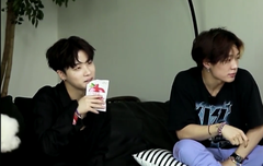 지나니는 지금도,,,