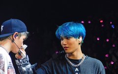 코 닦임 당하는 태용