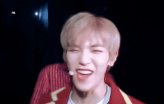 본인이 귀여운걸 잘 아는 태용