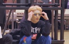 네오한 안경을 낀 태용