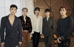 뉴이스트 백호, 생일 기념 온라인 버스킹 성공적 마무리..팬 사랑 듬뿍