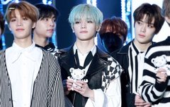 수호랑 들고있는 태용2