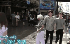 타팬인데 이짤 두개 다 언제적인지 알수잇을까