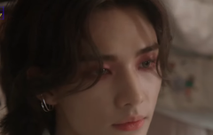 하 모니터하는 얼굴