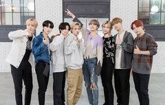 아 유니버스 단체사진 화질