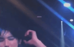 팬들 조용히 시키는 태용